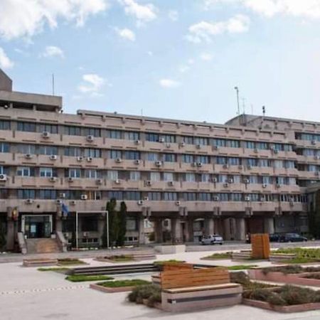 Tribunal Apartament Langa Faleza Dunarii Brăila Dış mekan fotoğraf